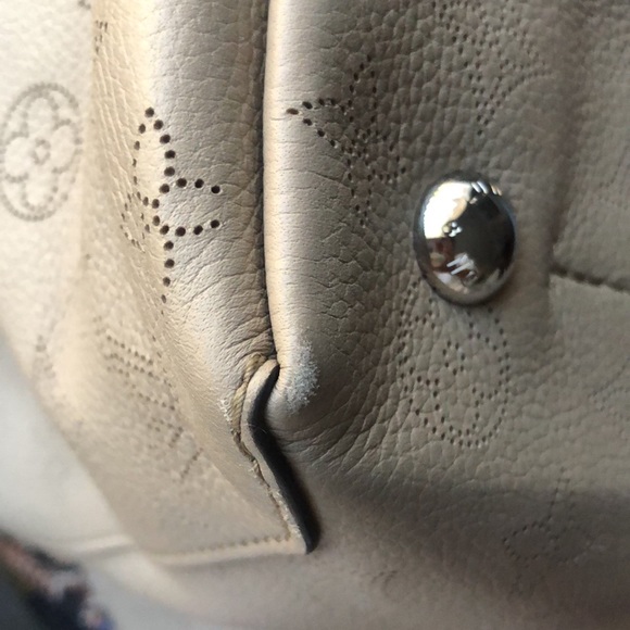 Louis Vuitton Mahina Hina MM Galet Tote - M53140 - Picture 12 of 16